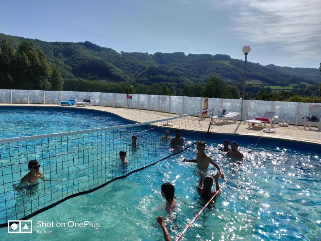 Saint Geniez D'Olt Jolie T2 Amenagee Et Equipee Village Goelia 2 Piscines Chauffees エクステリア 写真